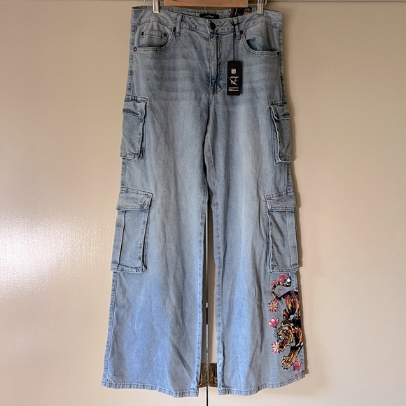 Ed Hardy Tiger Flower Cargo Jean - Size 30 (NWT)